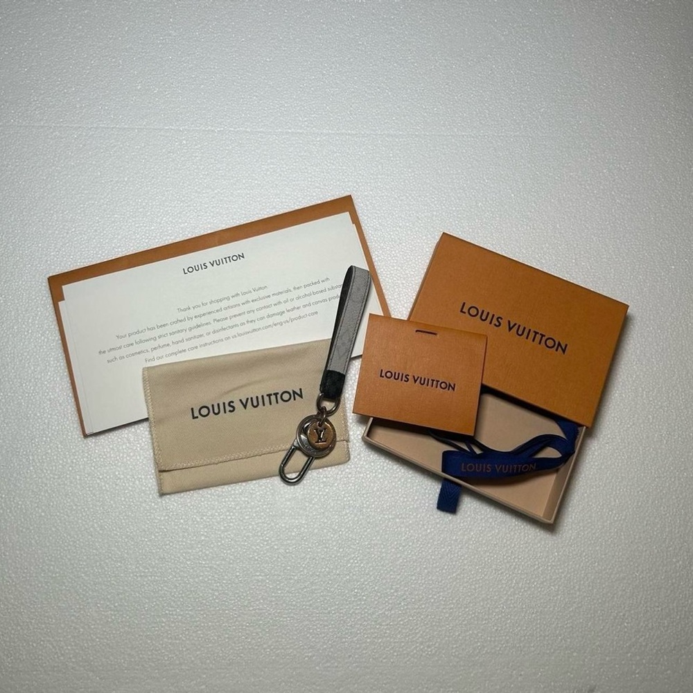 Louis Vuitton Slim Dragonne bag charm and key holder